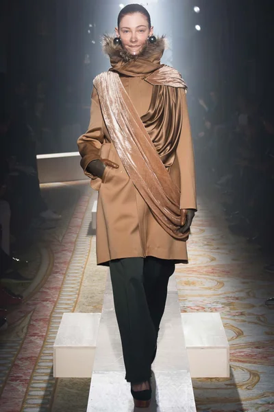 Look 23